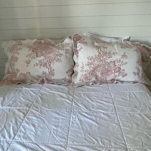 Floral Scalloped Brocade King Shams